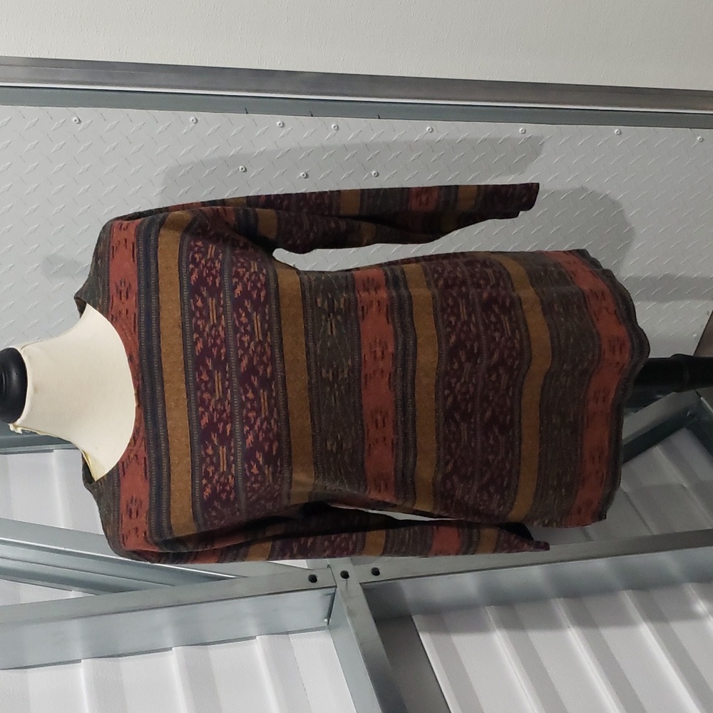 Boundary waters long-sleeved top‎ size Medium